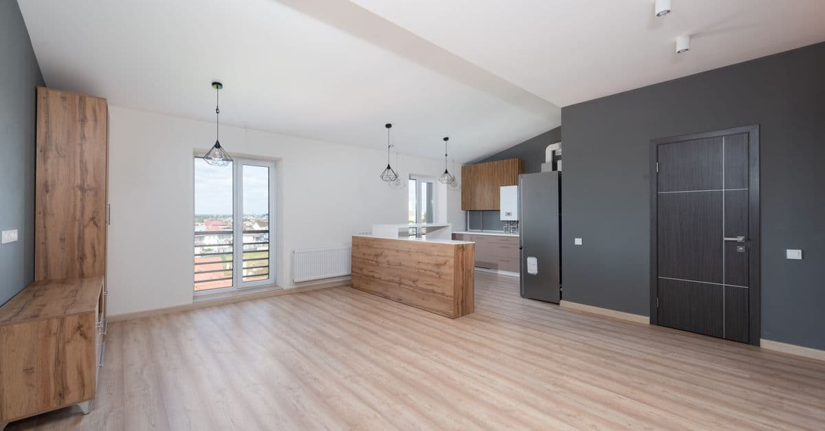 modern apartment interior keys real estate — Foto: Max Vakhtbovych (Pexels)