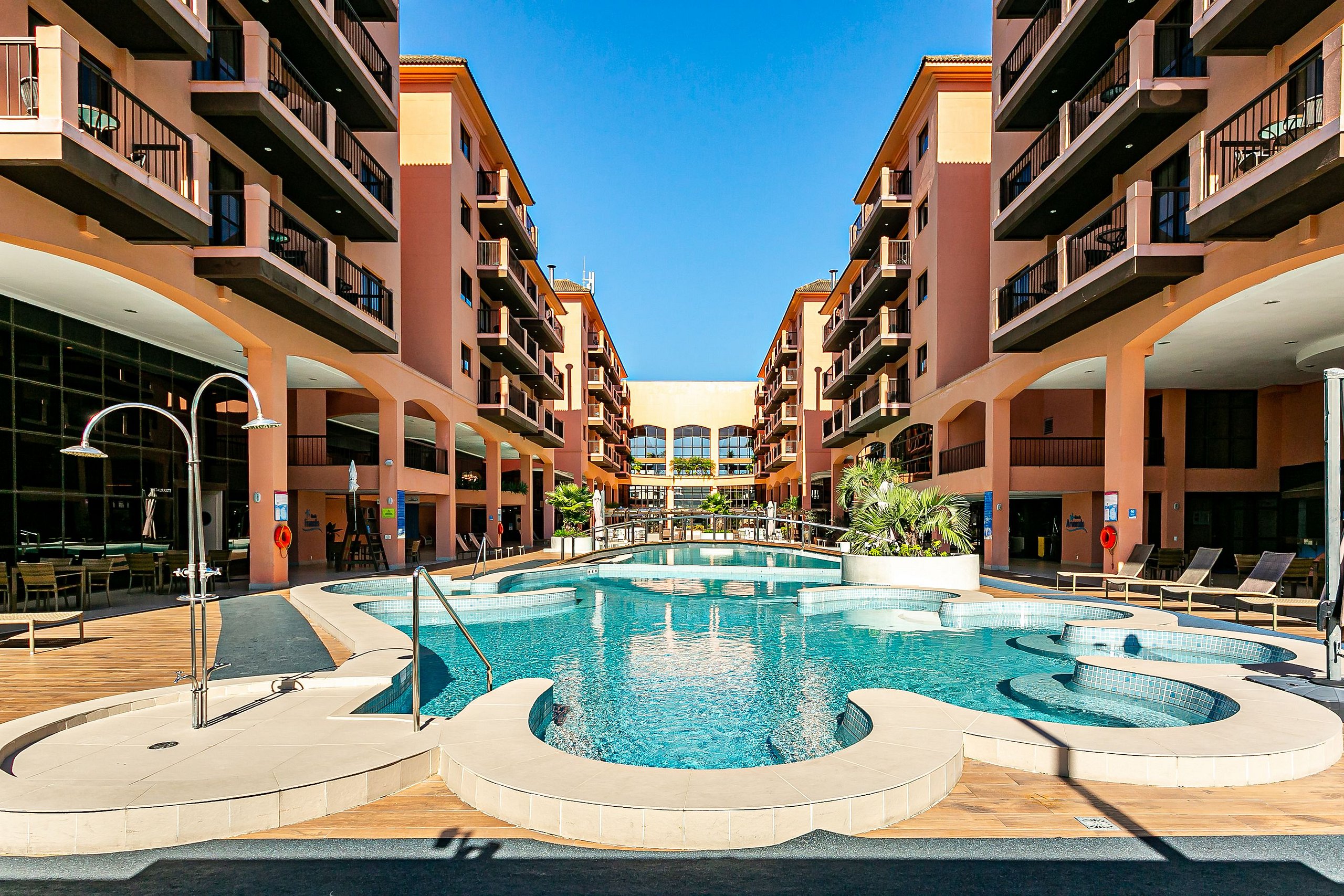 Conforto em Jurerê resort beira mar JBV173 | Seazone reservas