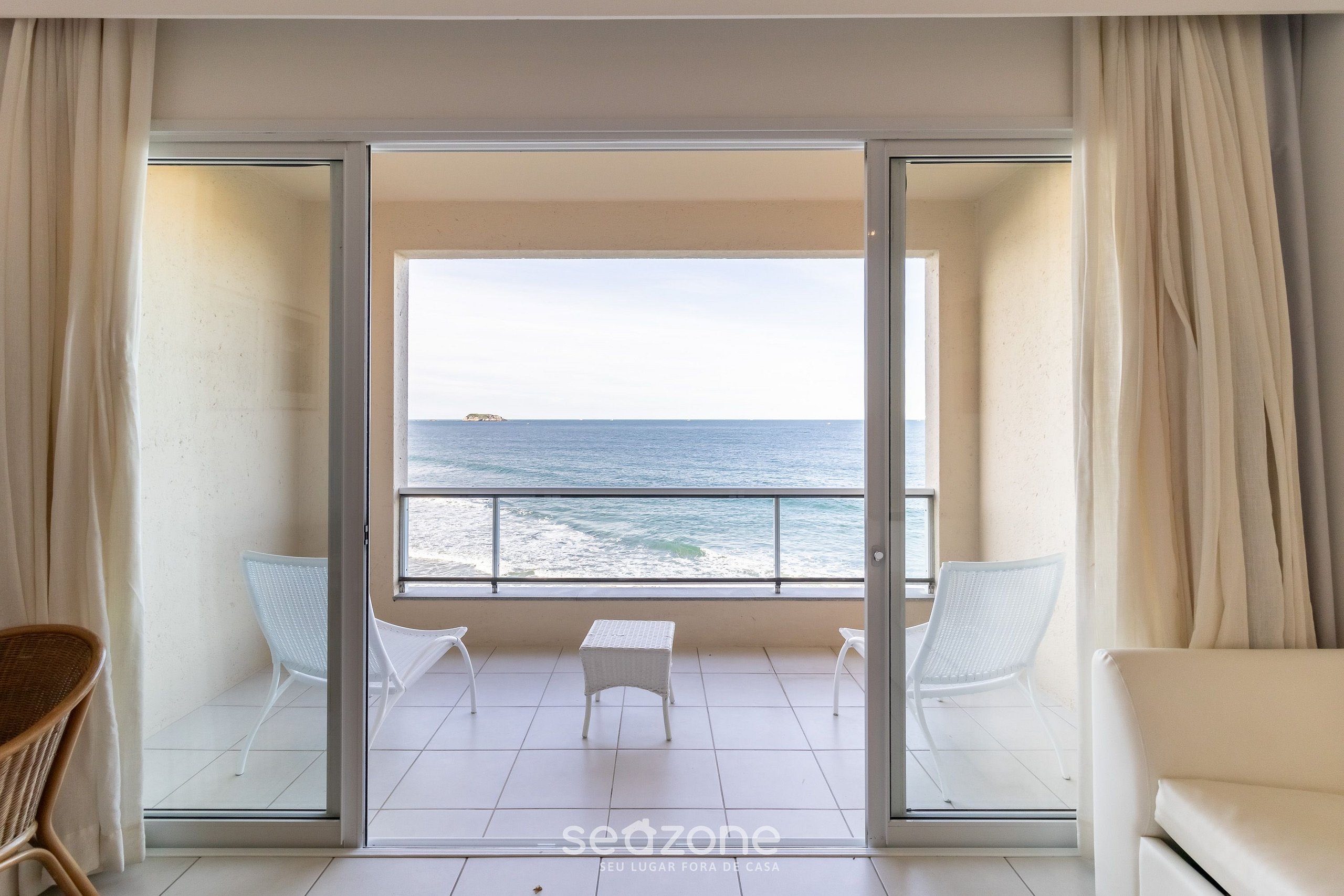 Flat vista mar dentro de resort de luxo STO2206 | Seazone reservas